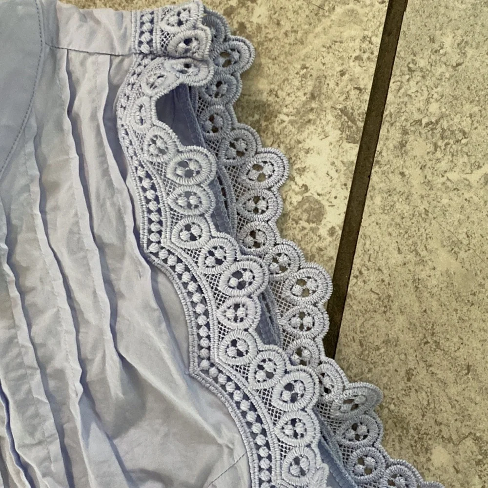 Molly Bracken Lilac Sleeveless Pleated Cotton Dress - Picture 4 of 7